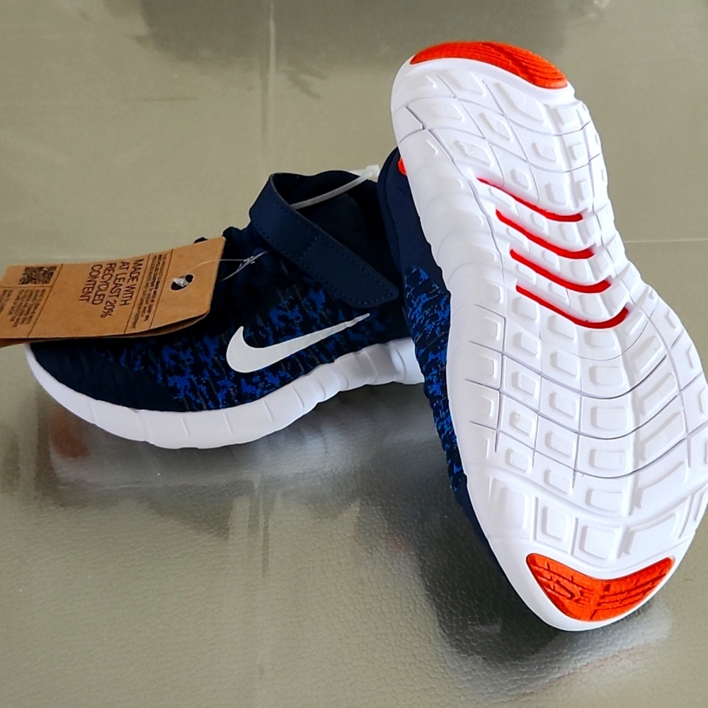 Nike Free Run - Kids size 13 NWT...W/O Box No-tie laces w/ velcro straps